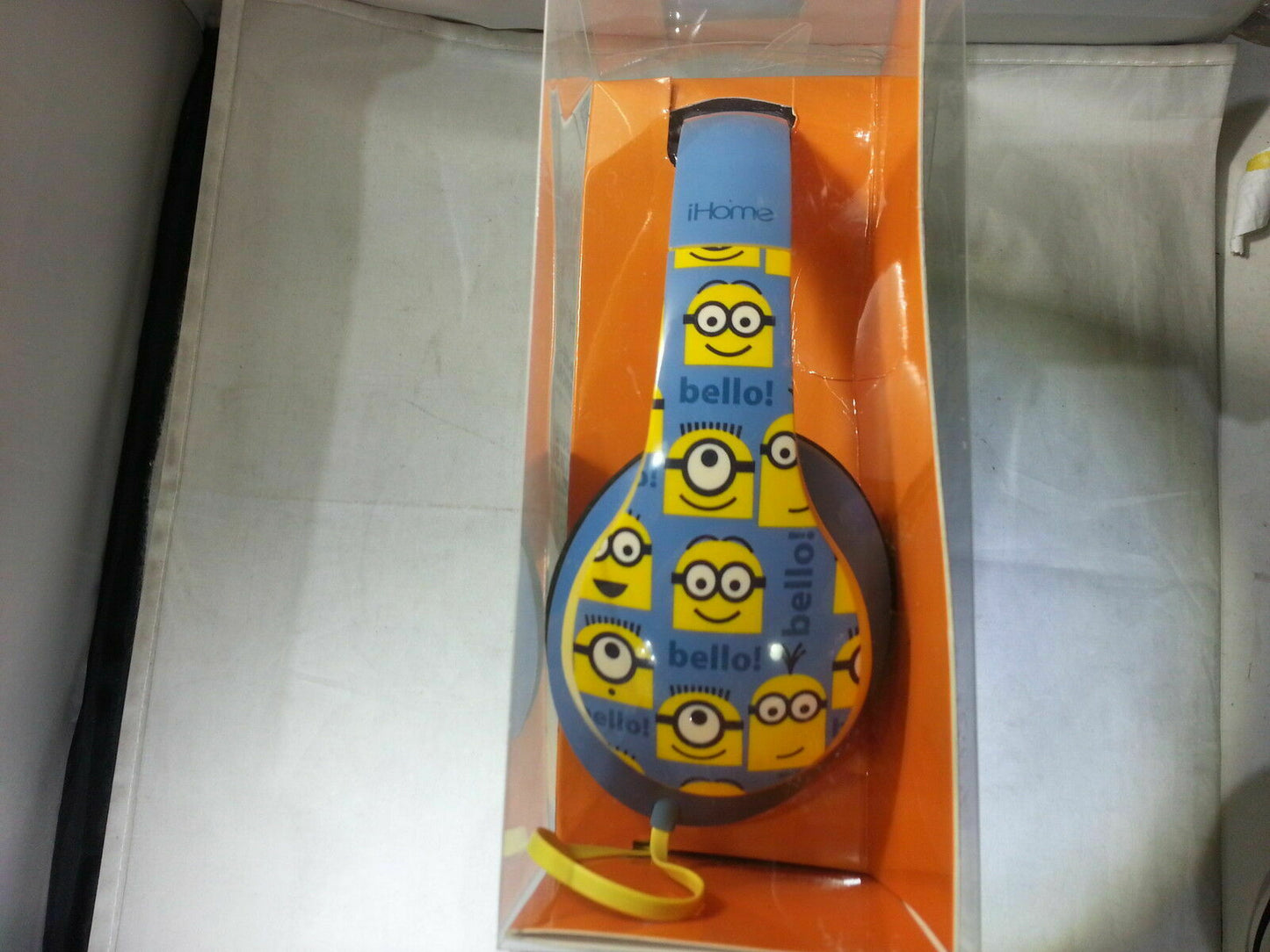 Minions Over-the-Ear Headphones with Volume Control Refresh Despicable Me Ihome - TuracellUSA